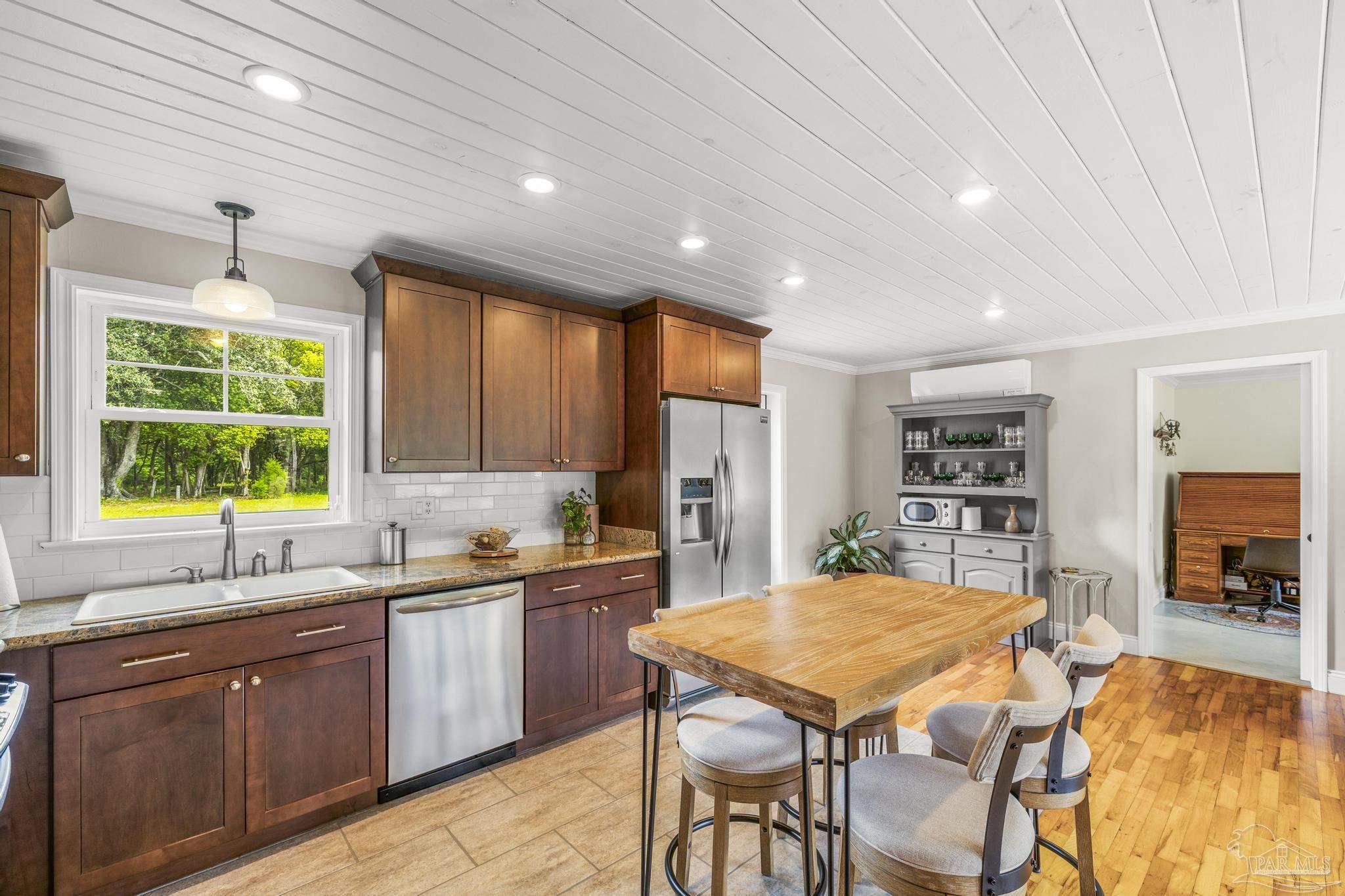 1850 Garcon Point Road Milton, FL 32583 - Photo 11 of 68