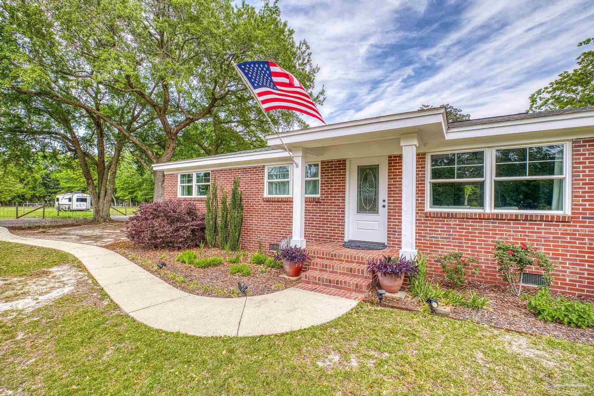 1850 Garcon Point Road Milton, FL 32583 - Photo 2 of 68