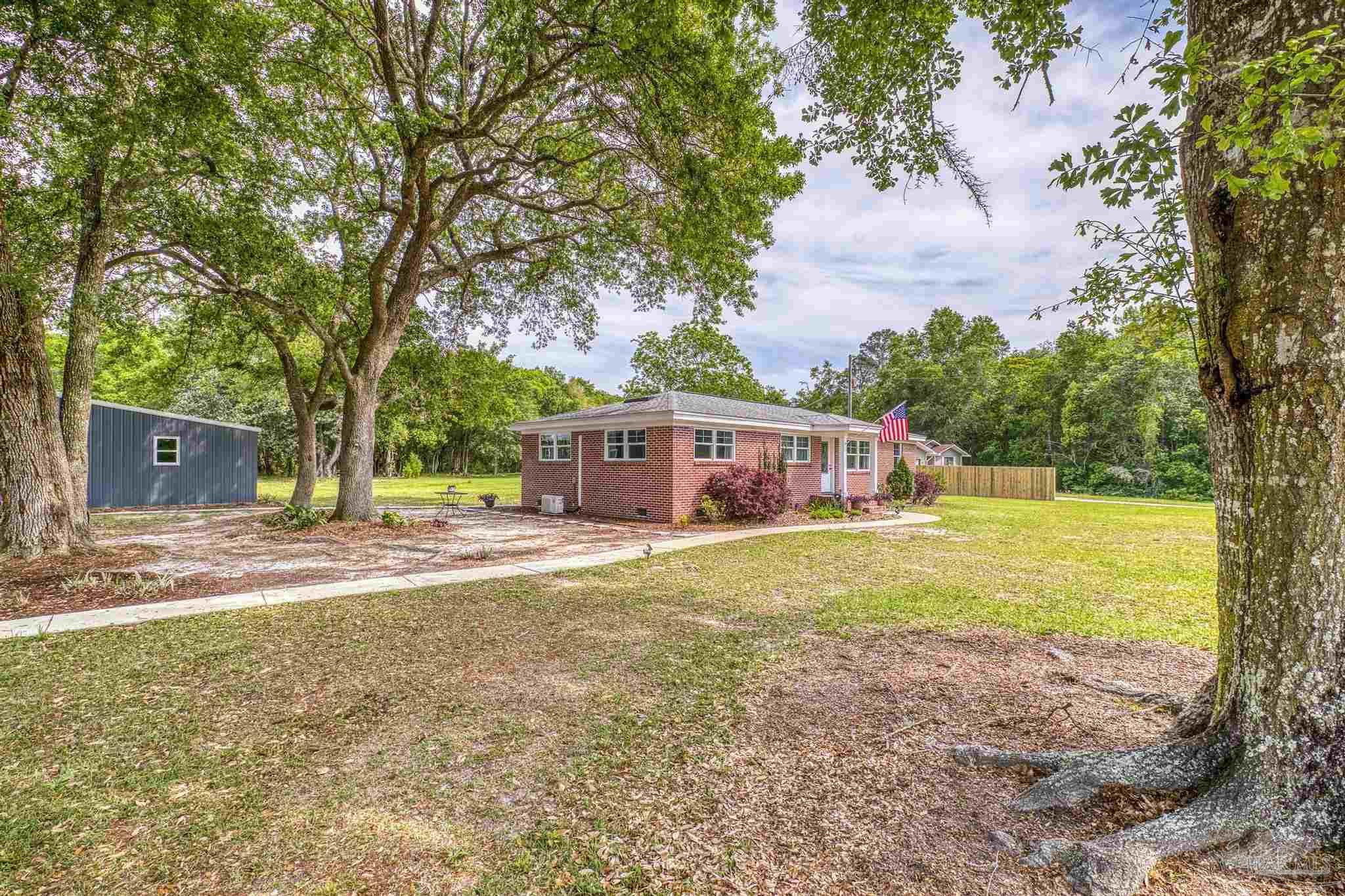 1850 Garcon Point Road Milton, FL 32583 - Photo 4 of 68