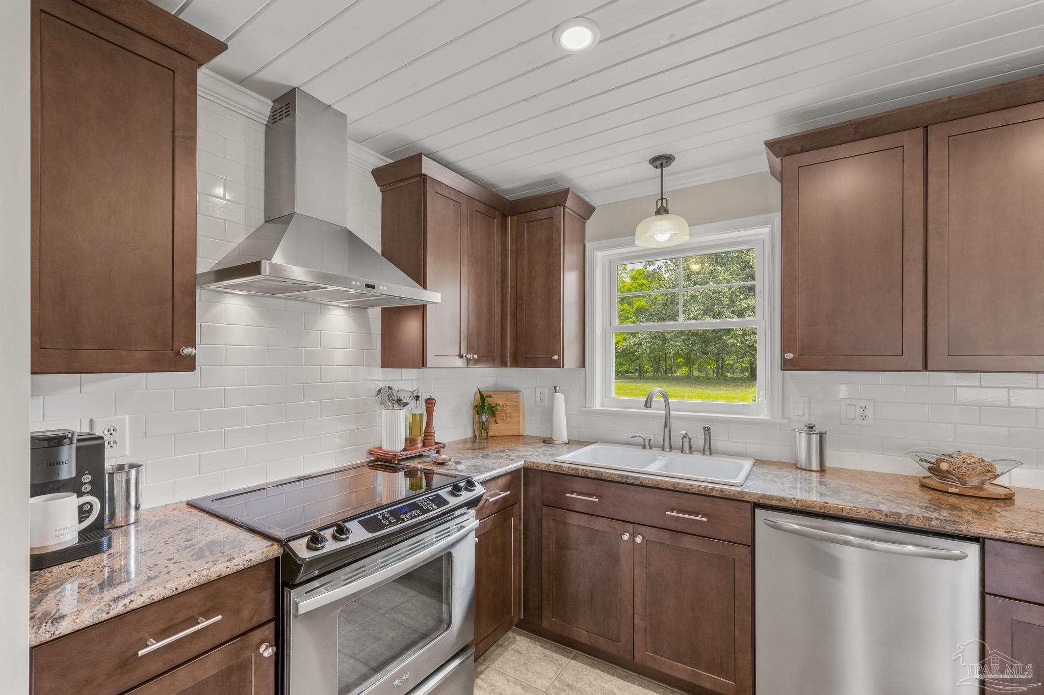 1850 Garcon Point Road Milton, FL 32583 - Photo 9 of 68