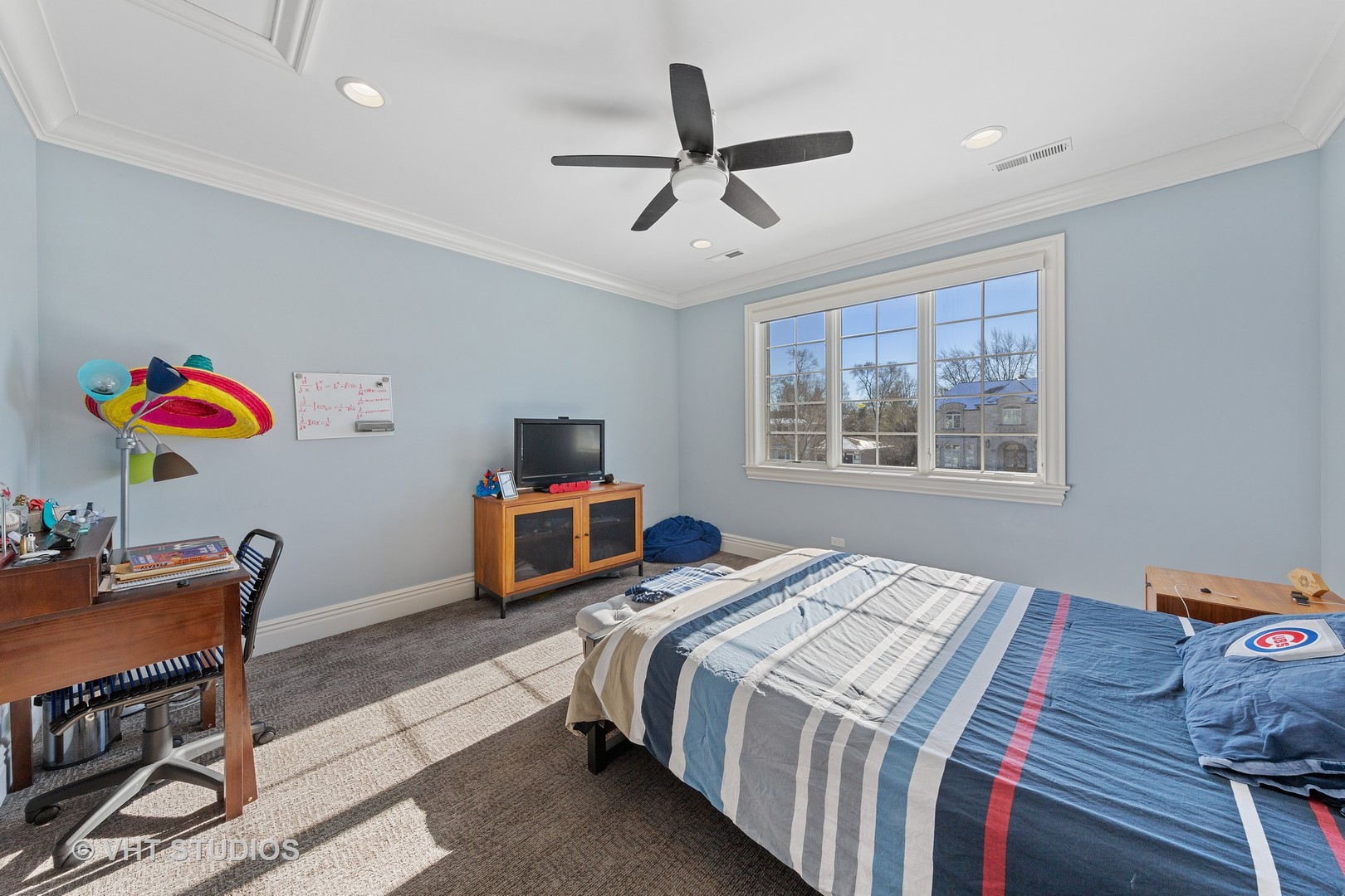 2144 Woodlawn Road Northbrook, IL 60062 - Photo 30 of 45 a bedroom with bed and a window