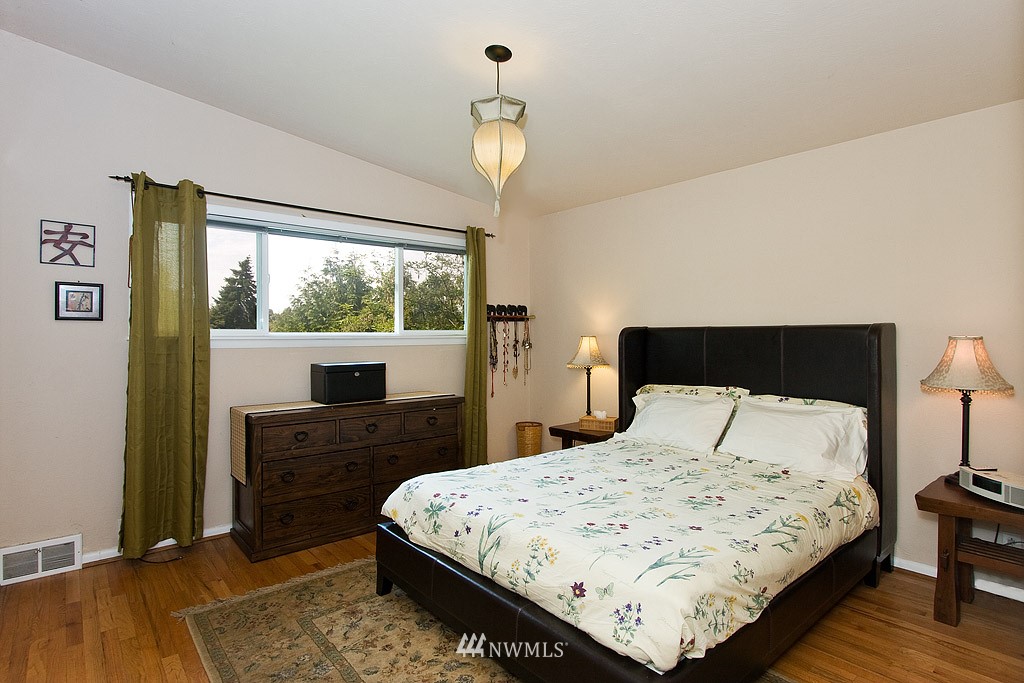 5418 South Roxbury Street Seattle, WA 98118 - Photo 8 of 15 Gallery Image 8