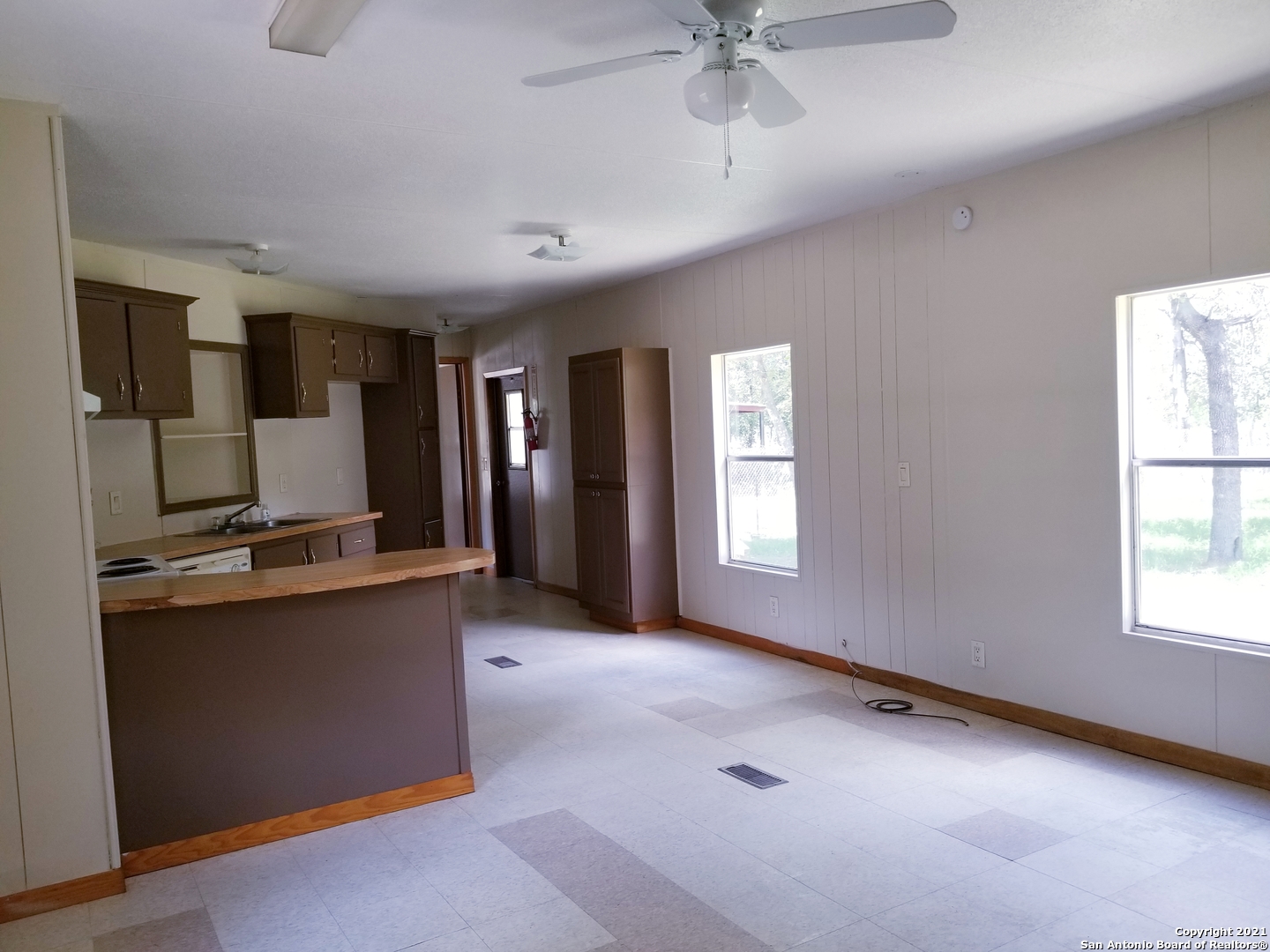 23322 Dragon Rock Road Elmendorf, TX 78112 - Photo 3 of 7