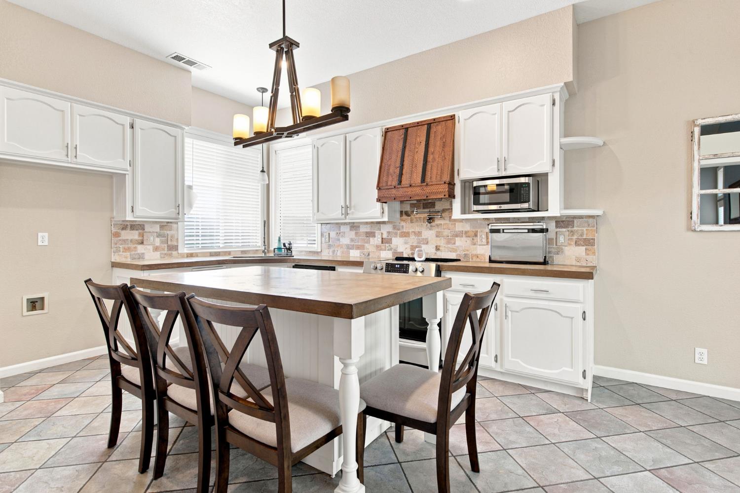 245 Douma Way Ripon, CA 95366 - Photo 14 of 56