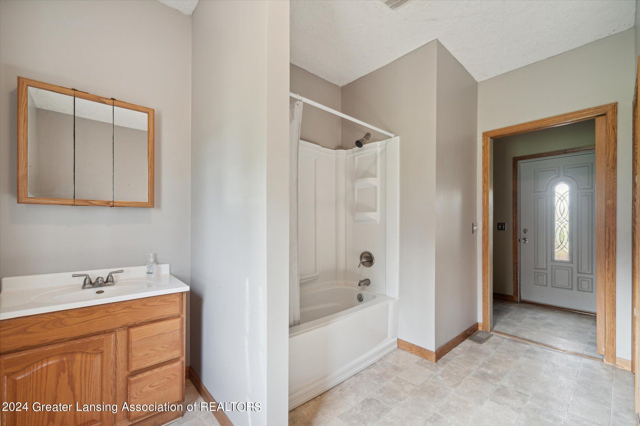 1515 Brookfield Road Charlotte, MI 48813 - Photo 26 of 37 26-1515-Brookfield-Rd-Charlotte-MI-48813