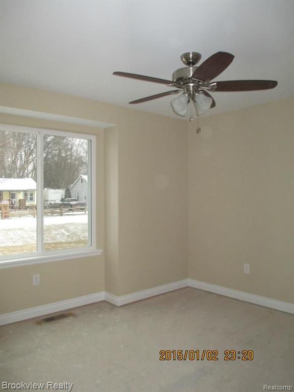 2564 Emmons Avenue Rochester Hills, MI 48307 - Photo 3 of 20