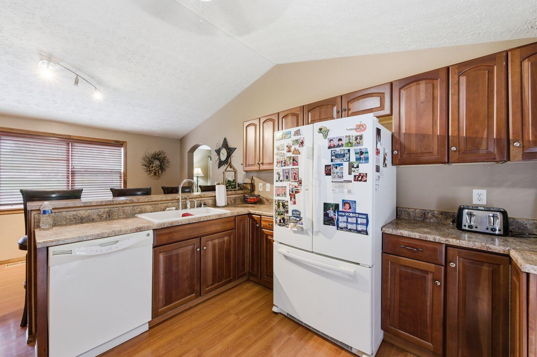 1691 Dyer Road Grove City, OH 43123 - Photo 28 of 108 kitchen