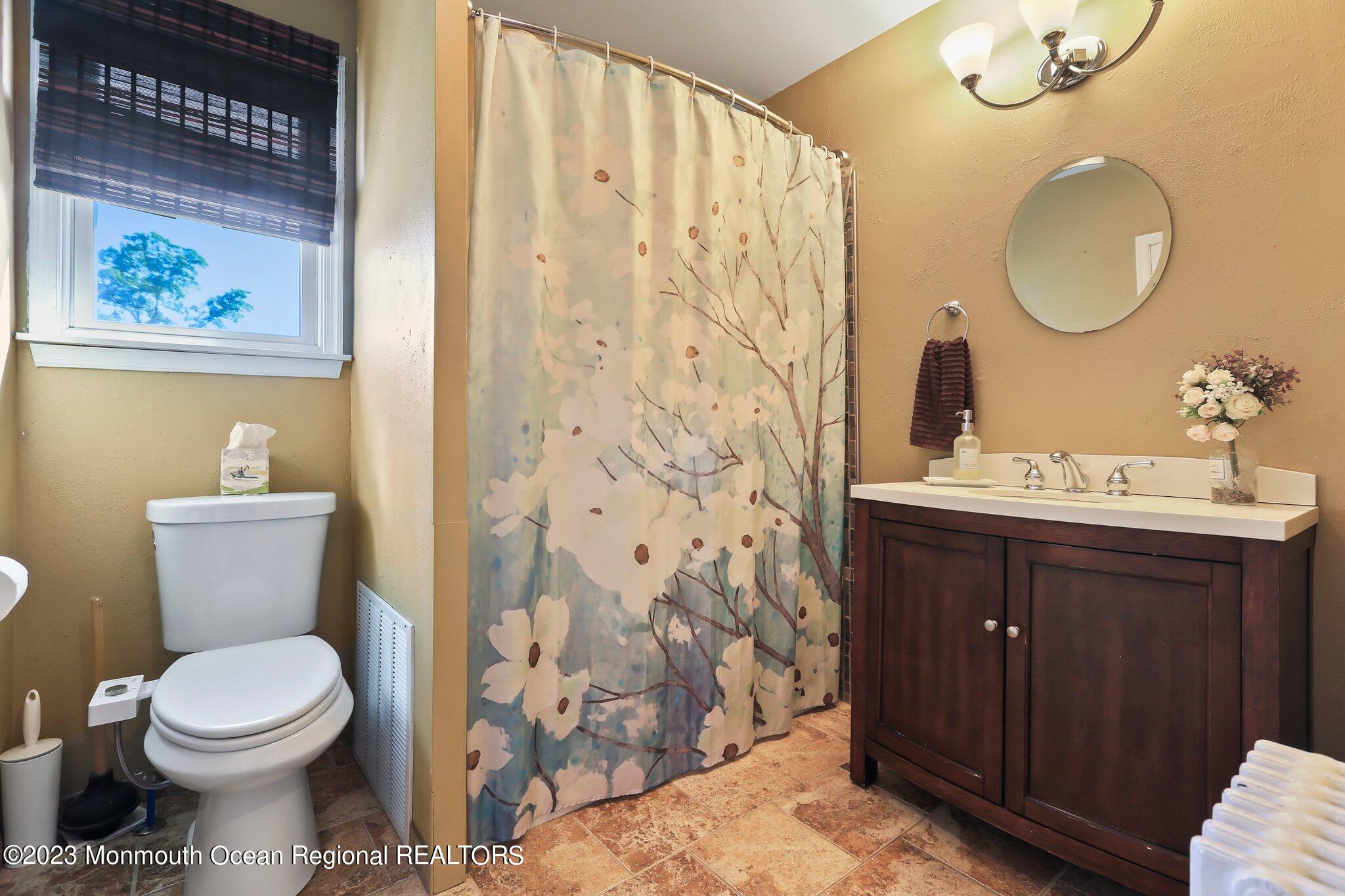 100 State Street Union Beach, NJ 07735 - Photo 49 of 68 5W5A0369