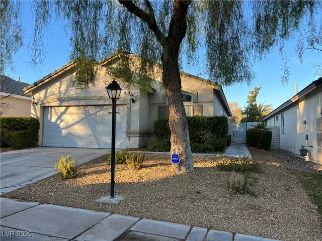 $2,300 | 8824 Iron Hitch Avenue, Las Vegas, NV 89143