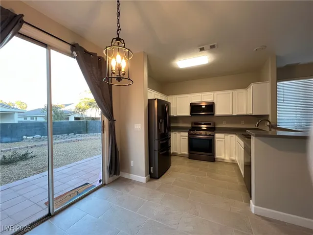$2,300 | 8824 Iron Hitch Avenue, Las Vegas, NV 89143