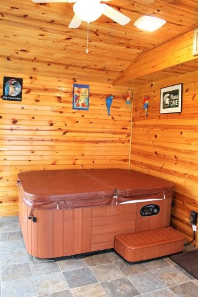 8257 Corunna Road Flint, MI 48532 - Photo 23 of 37 31376977-22.JPG