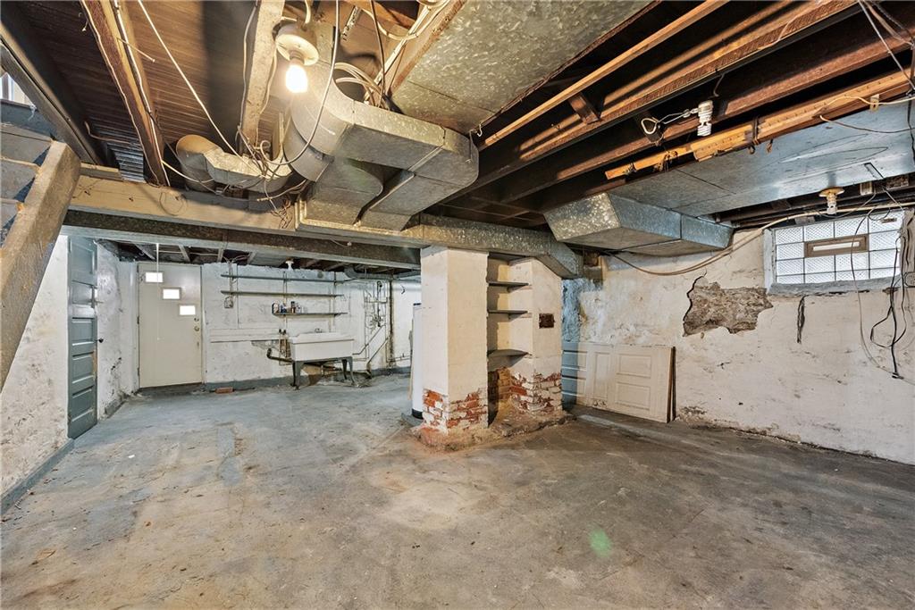 801 Frank Street McKees Rocks, PA 15136 - Photo 22 of 25 a view of a garage room