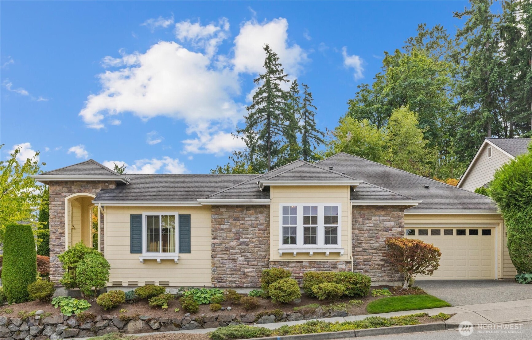 23263 Northeast 126th Street Redmond, WA 98053 - Photo 3 of 38