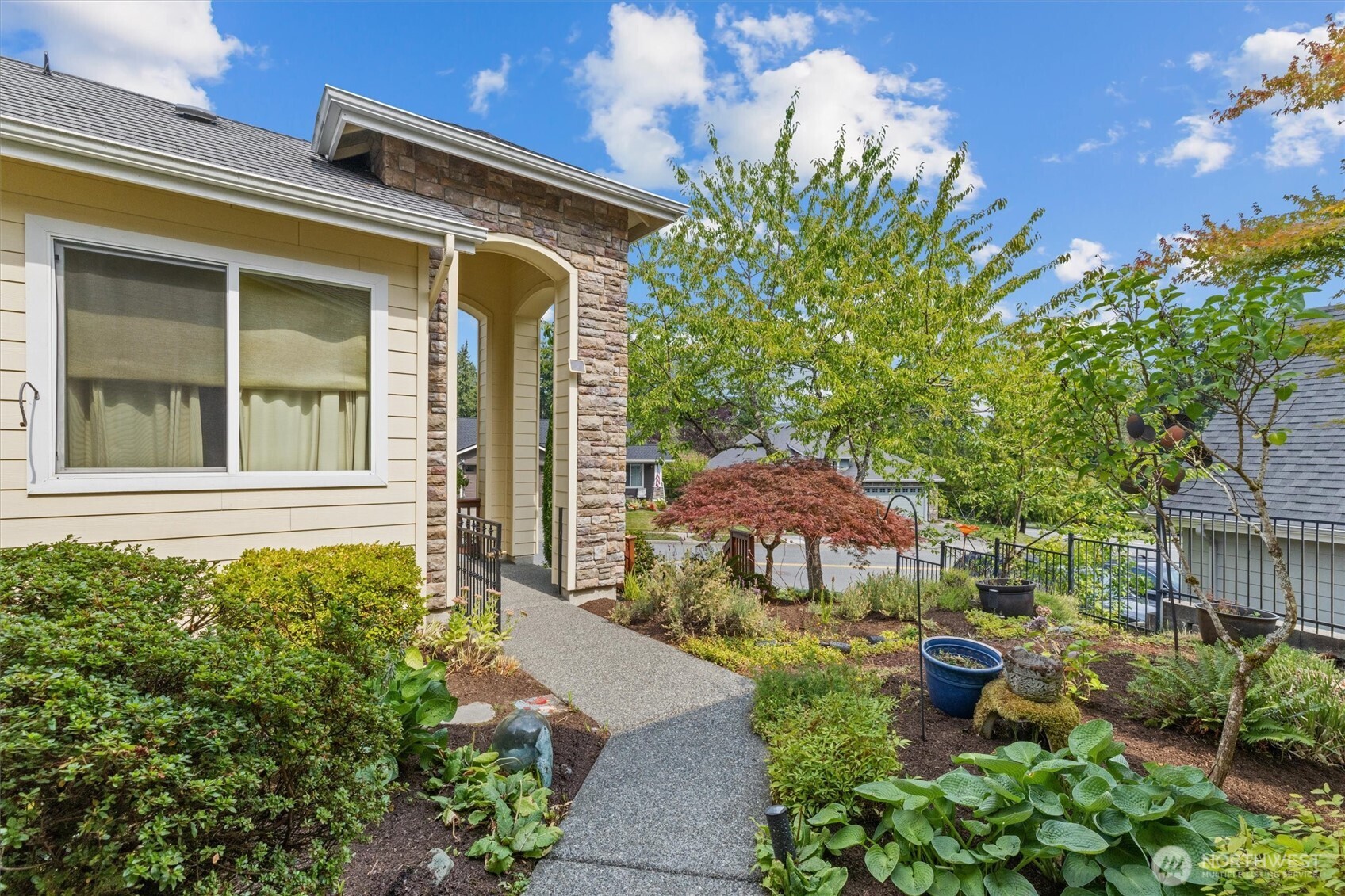 23263 Northeast 126th Street Redmond, WA 98053 - Photo 4 of 38