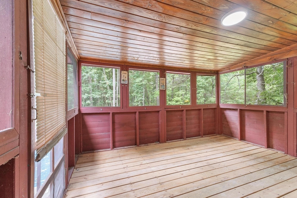 7 Meadowbrook Road Chelmsford, MA 01863 - Photo 20 of 33