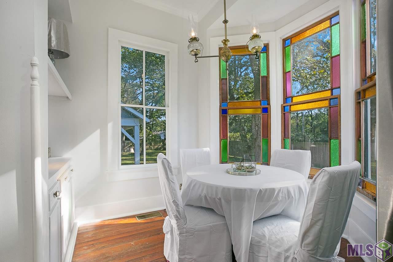 8325 Highland Road Baton Rouge, LA 70808 - Photo 17 of 34 Breakfast Area...Stained Glass Windows...Antique Lighting.