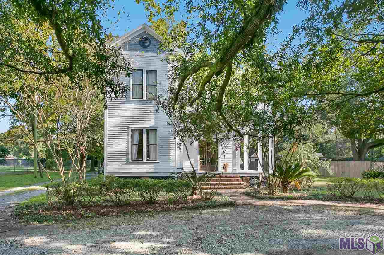 8325 Highland Road Baton Rouge, LA 70808 - Photo 4 of 34 Two Story Beauty!