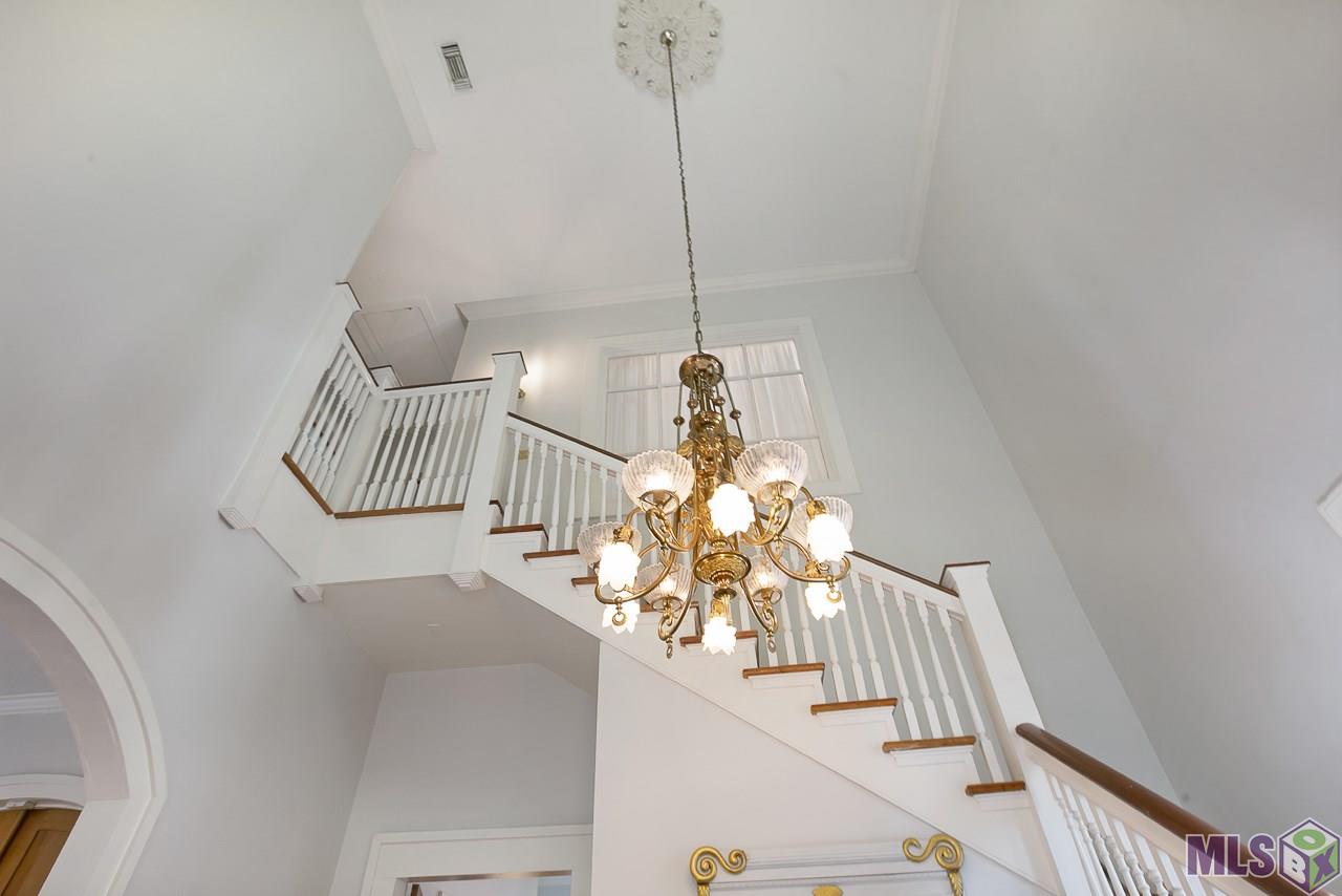 8325 Highland Road Baton Rouge, LA 70808 - Photo 10 of 34 Elegant 2 Story Chandelier.....Look at this Medallion!!