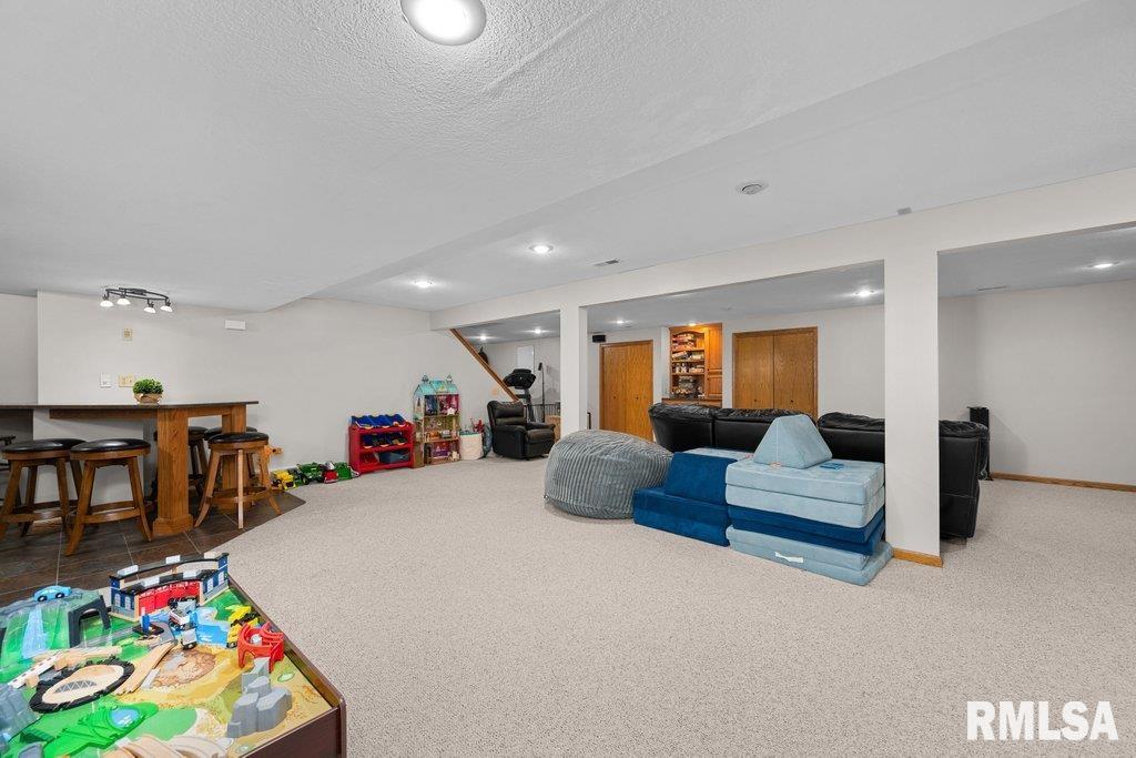 1459 Plum Tree Road Bettendorf, IA 52722 - Photo 36 of 43 Gallery Image 36