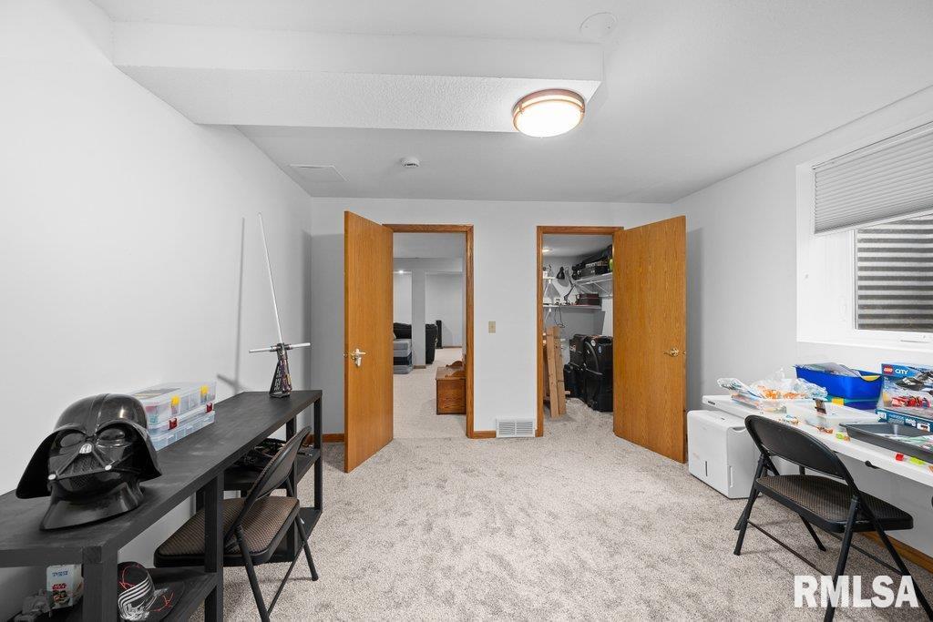 1459 Plum Tree Road Bettendorf, IA 52722 - Photo 37 of 43 Gallery Image 37