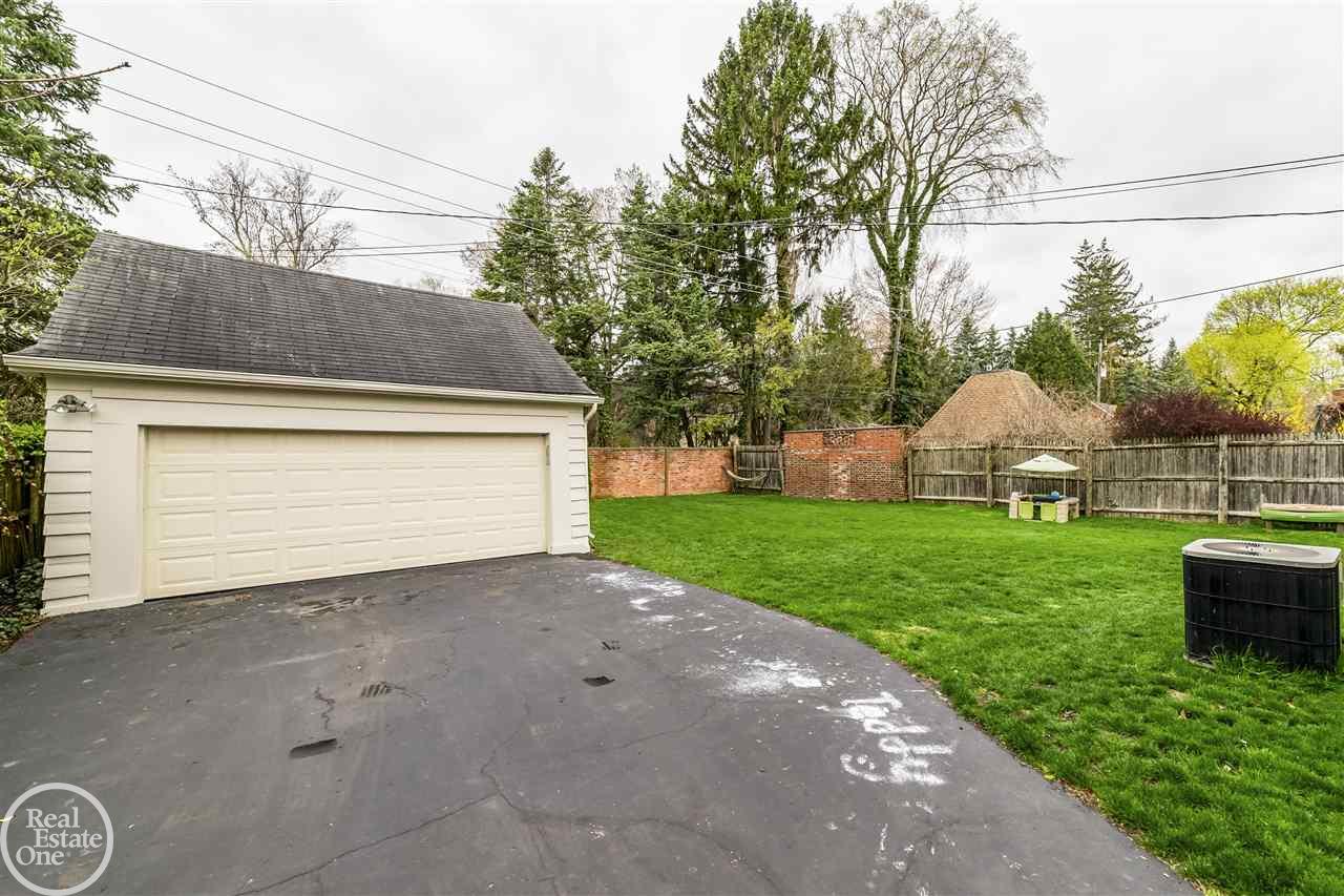 69 Moran Road Grosse Pointe Farms, MI 48236 - Photo 38 of 44