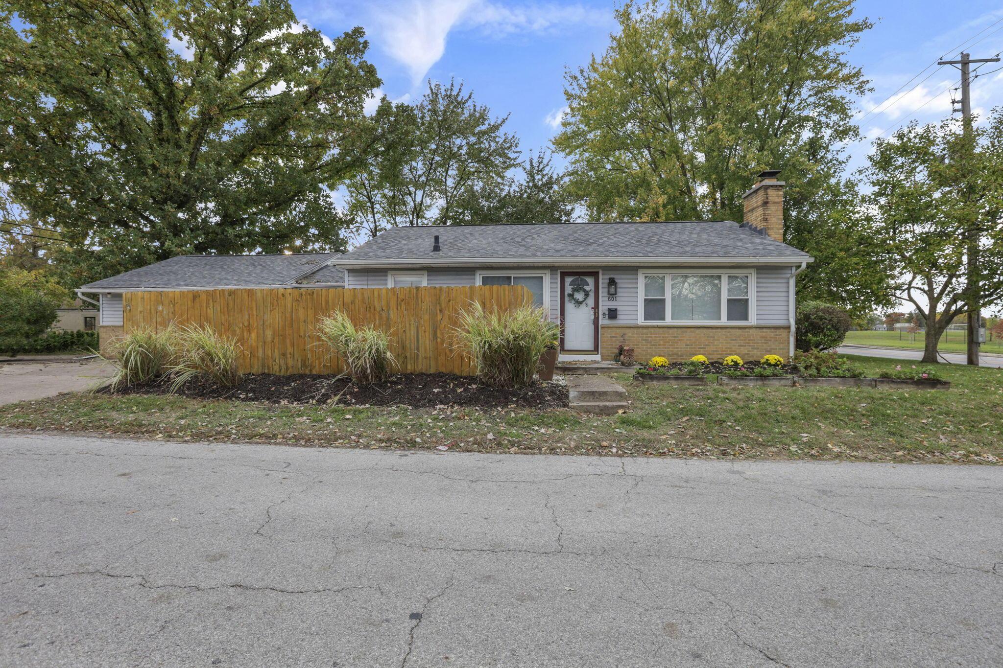 601 Morse Road Columbus, OH 43214 - Photo 2 of 41 2-web-or-mls-IMG_1093