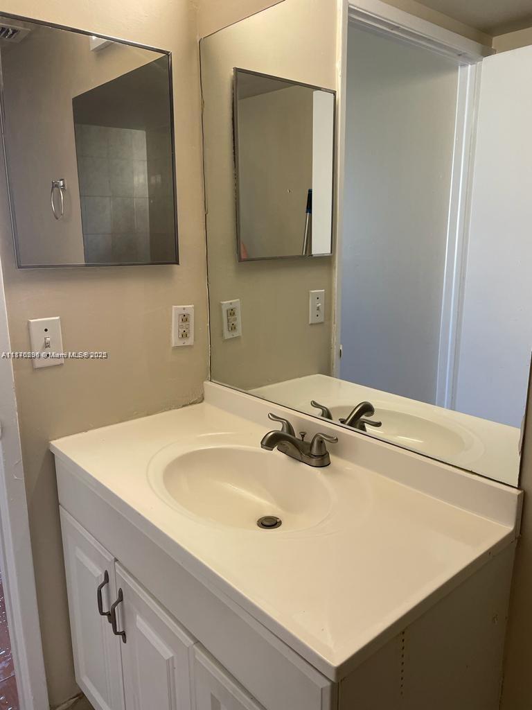 6065 Northwest 186th Street, Unit 304 Hialeah, FL 33015 - Photo 10 of 10