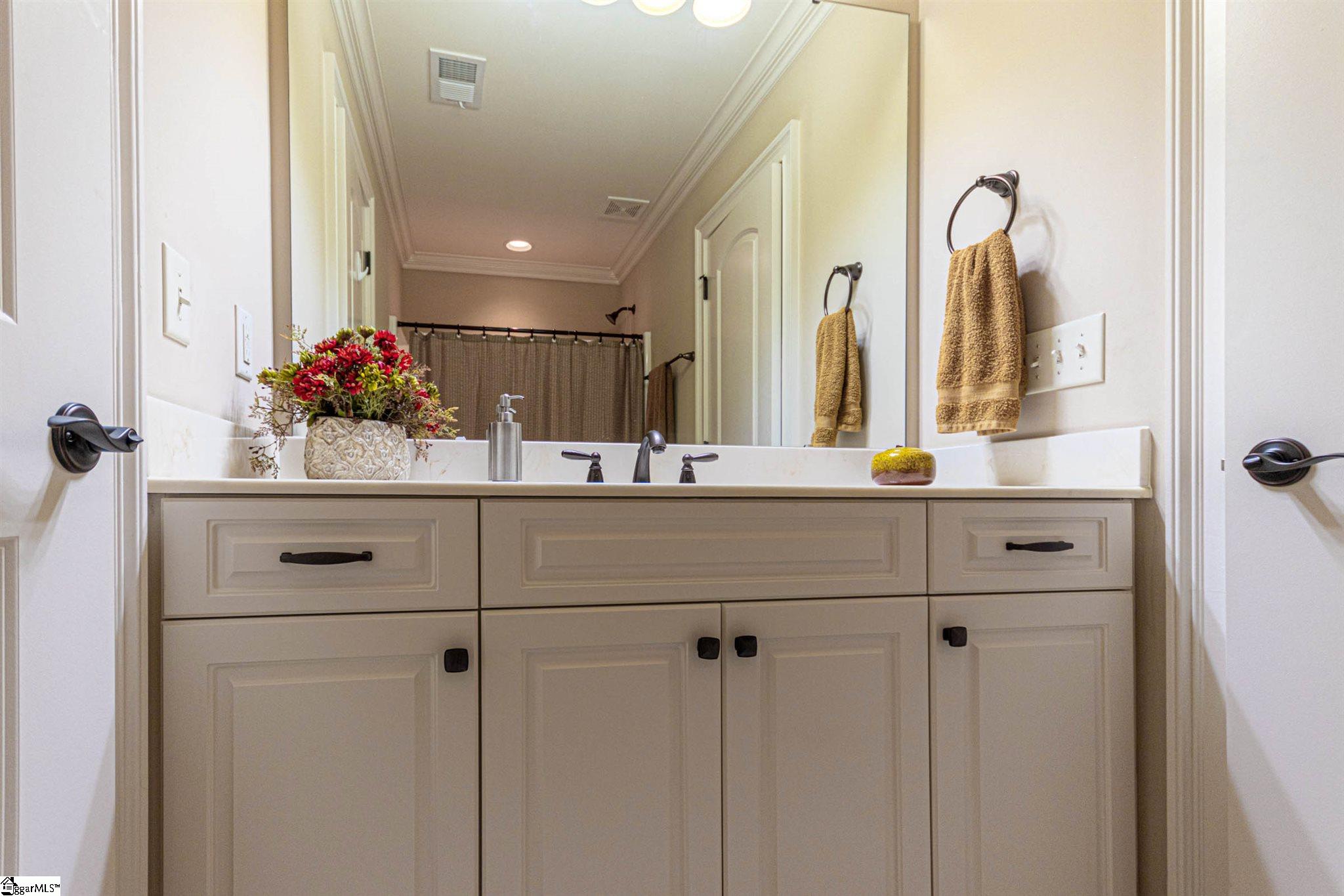 112 Ledgestone Way Greer, SC 29651 - Photo 18 of 30 Gallery Image 18