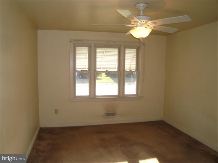 35 Montrose Boulevard Reading, PA 19607 - Photo 5 of 17