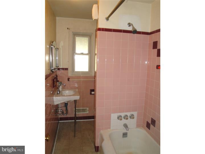 35 Montrose Boulevard Reading, PA 19607 - Photo 8 of 17