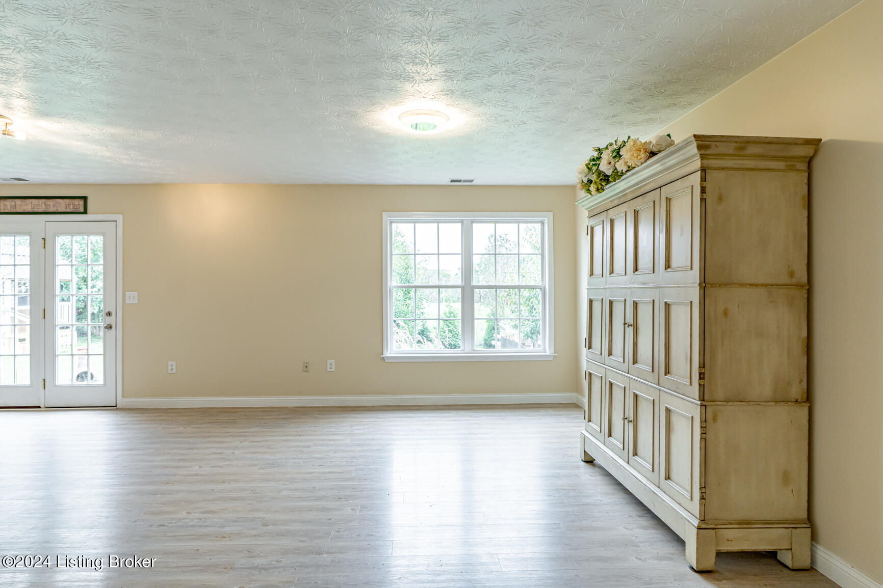 661 Red Hill Road Vine Grove, KY 40175 - Photo 13 of 37 DSC03460