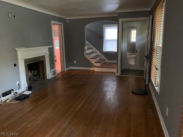 1235 Quilliams Road Cleveland, OH 44121 - Photo 3 of 19 Living Room