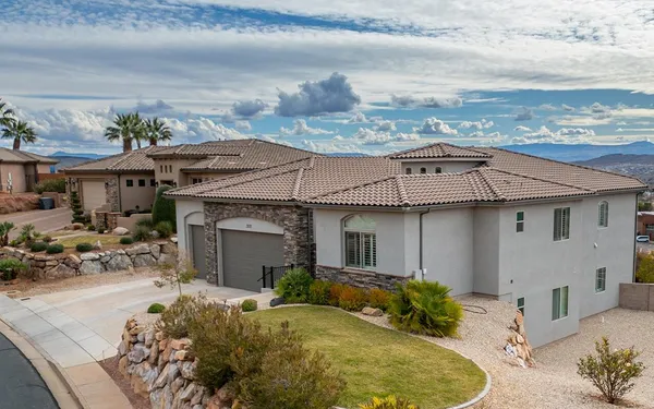$1,049,900 | 2035 North Gunsight Drive, St. George, UT 84770