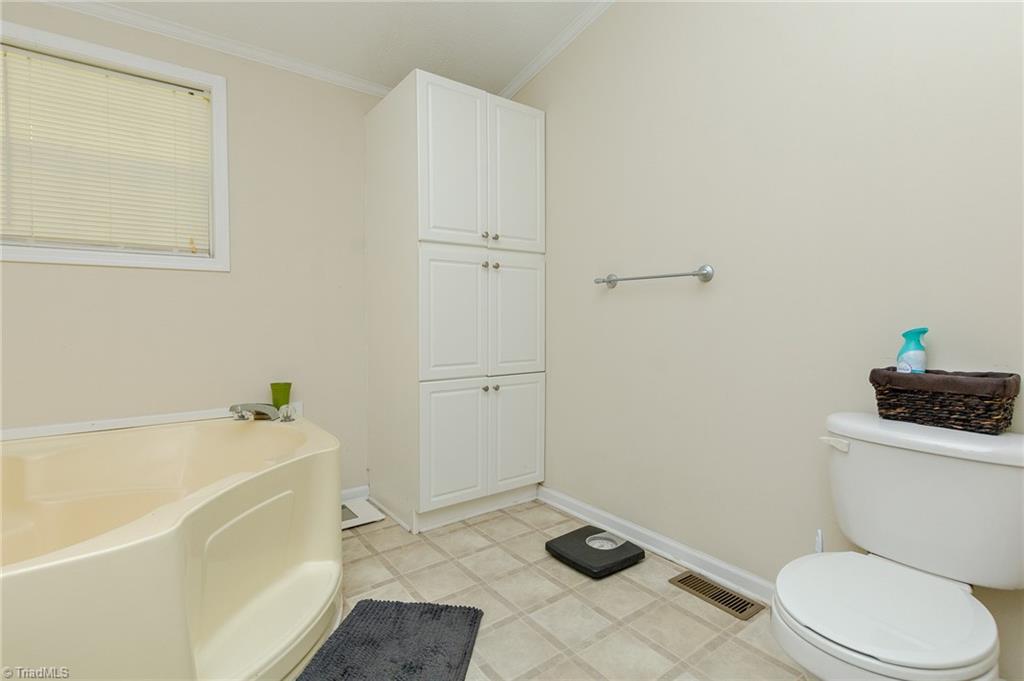157 Archie Lane Lexington, NC 27295 - Photo 16 of 24 Gallery Image 16