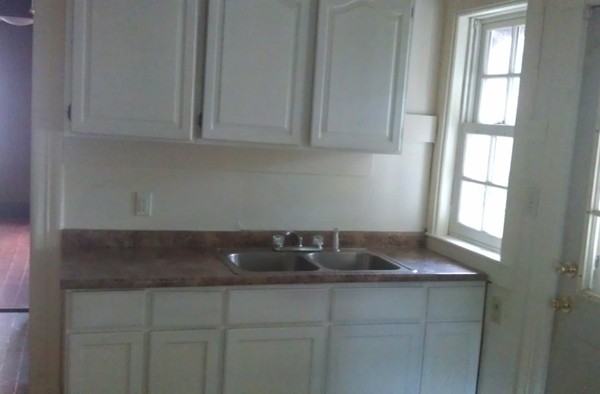 15 Berkeley Street Springfield, MA 01109 - Photo 10 of 14 Gallery Image 10