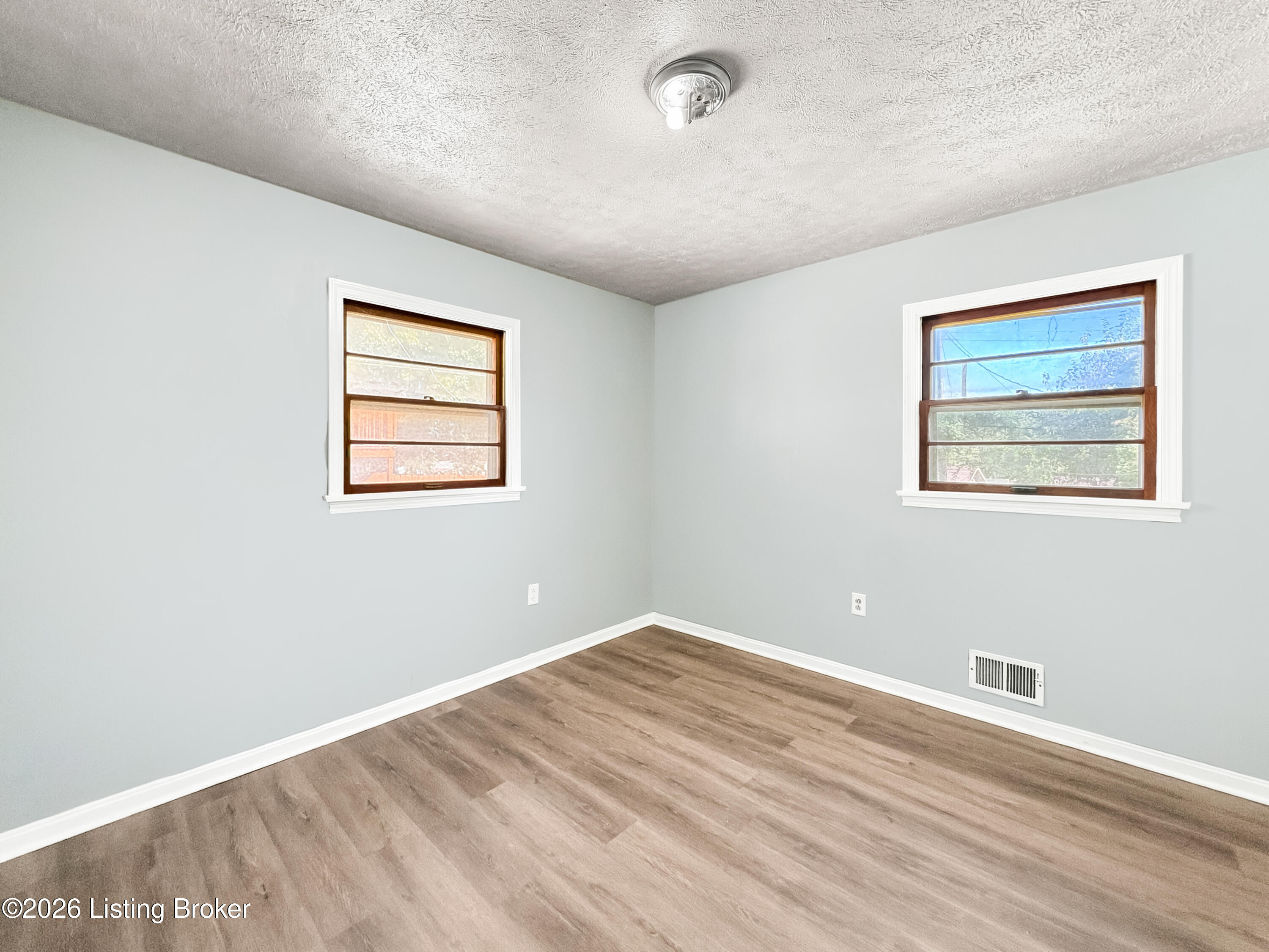 7539 Manslick Road Louisville, KY 40214 - Photo 26 of 59 029