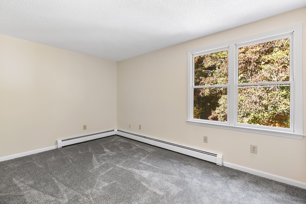 56 Vincent Circle Worcester, MA 01604 - Photo 15 of 23