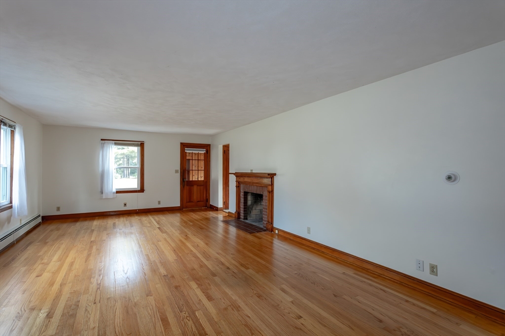 266 Hillside Road Westfield, MA 01085 - Photo 15 of 37 Gallery Image 15