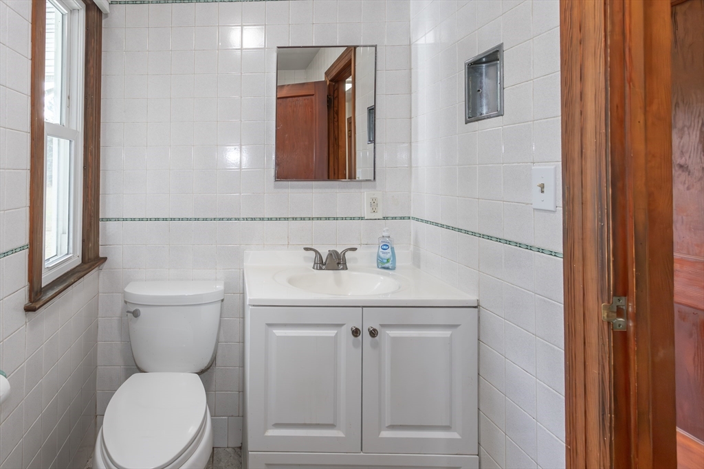 266 Hillside Road Westfield, MA 01085 - Photo 19 of 37 Gallery Image 19