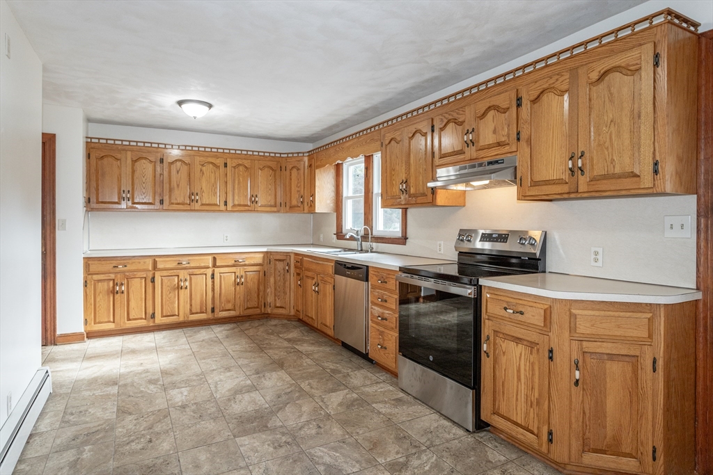266 Hillside Road Westfield, MA 01085 - Photo 7 of 37 Gallery Image 7