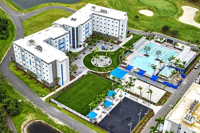 $550,000 | 4503 Coral Lake Drive, Bradenton, FL 34210