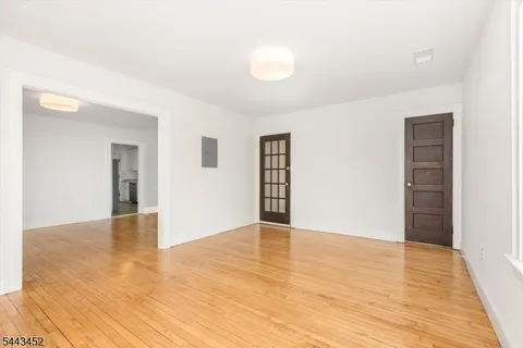 $3,795 | 159 Forest Street, Unit 2, Montclair, NJ 07042
