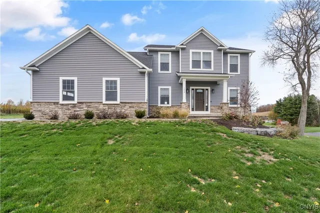 $474,900 | 102 Firefly Way, Camillus, NY 13031