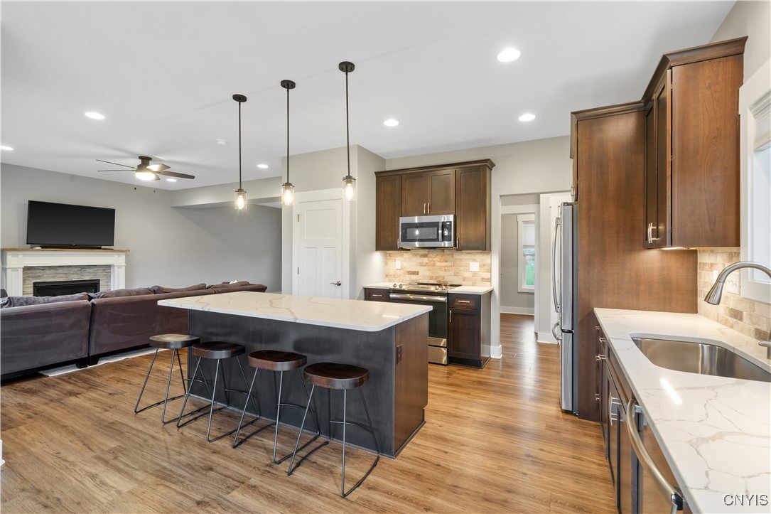 102 Firefly Way Camillus, NY 13031 - Photo 12 of 44