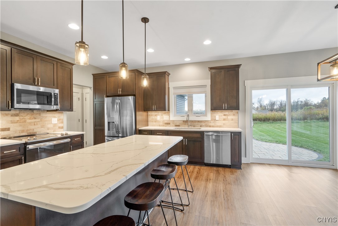 102 Firefly Way Camillus, NY 13031 - Photo 15 of 44