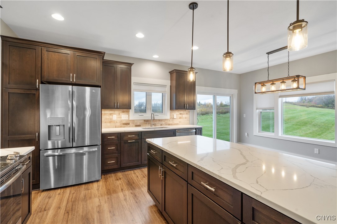 102 Firefly Way Camillus, NY 13031 - Photo 17 of 44