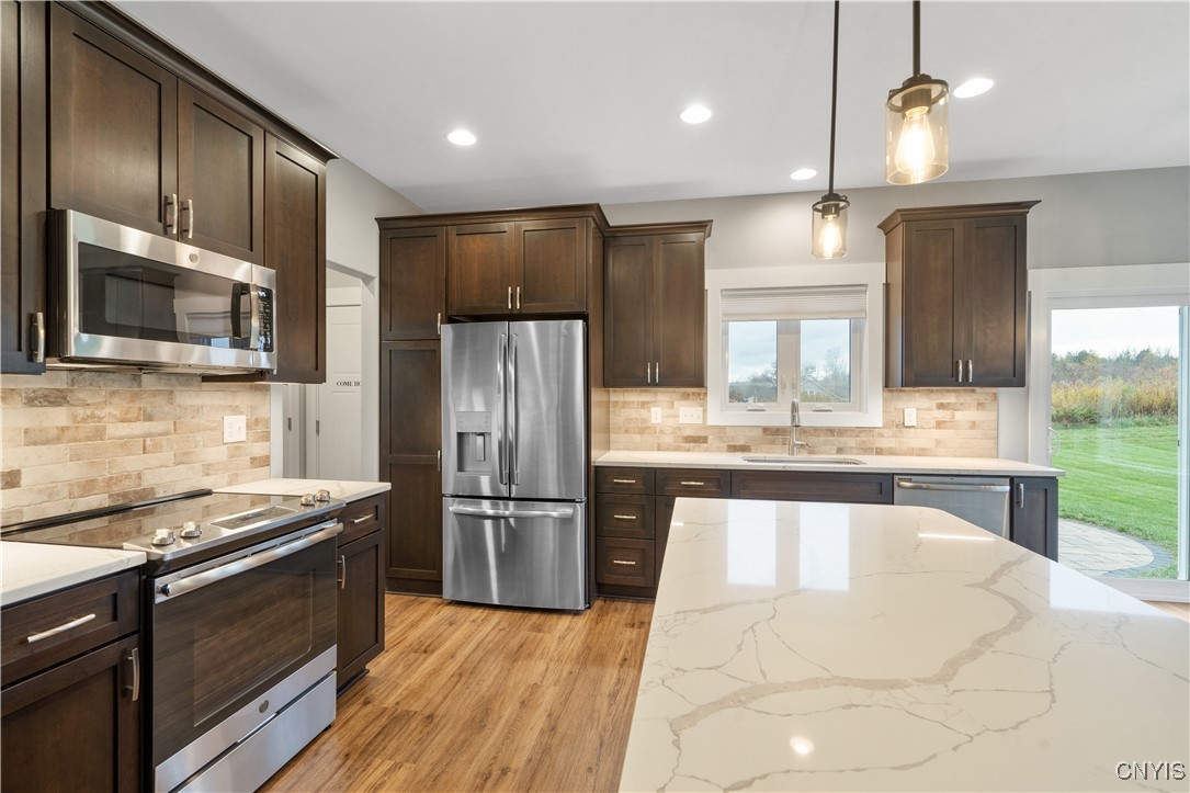 102 Firefly Way Camillus, NY 13031 - Photo 18 of 44