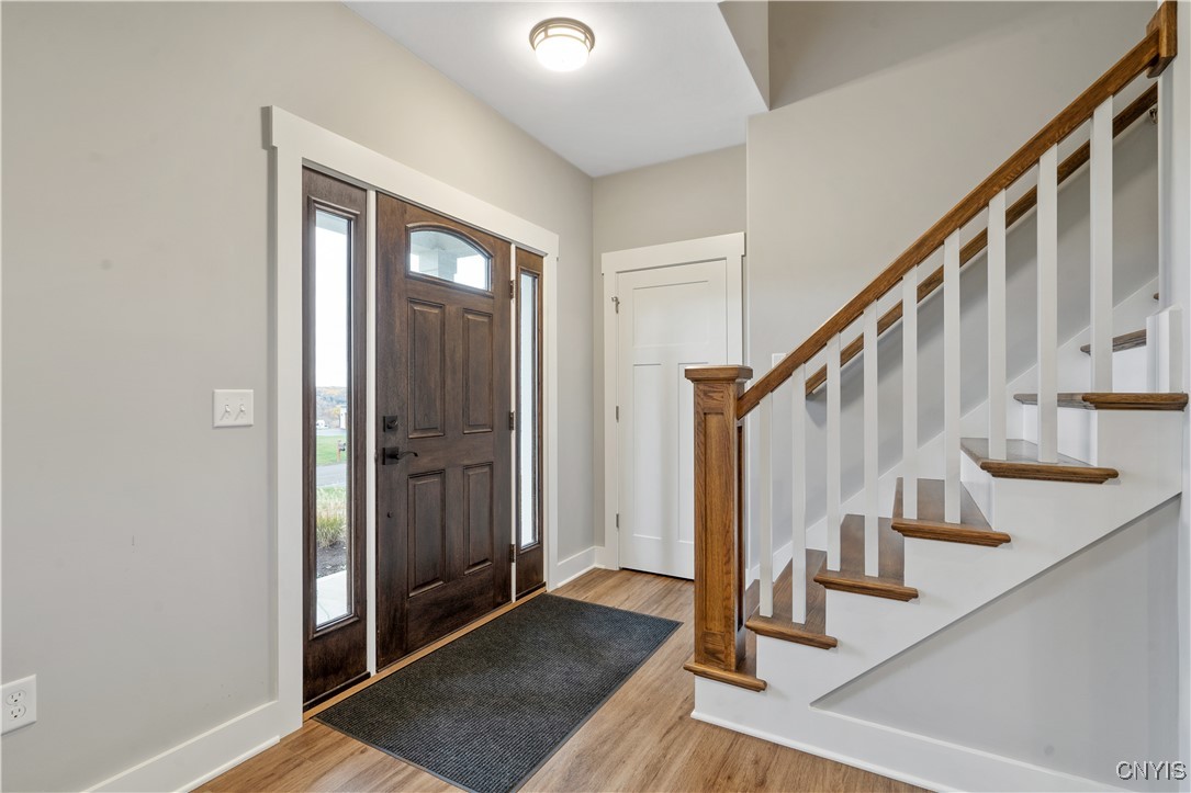 102 Firefly Way Camillus, NY 13031 - Photo 4 of 44