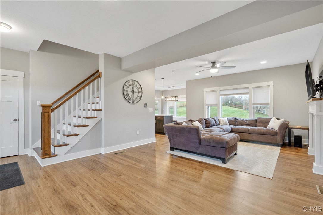 102 Firefly Way Camillus, NY 13031 - Photo 6 of 44