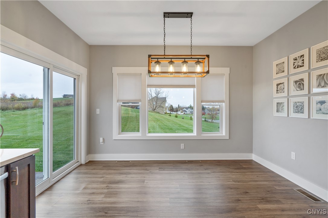 102 Firefly Way Camillus, NY 13031 - Photo 10 of 44